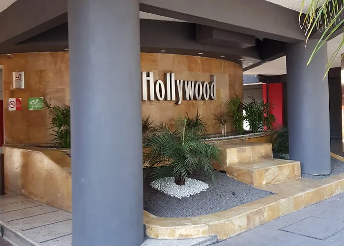 & Hollywood 4*