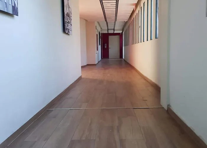 Hotel & Hollywood 4*