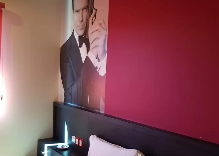Hotel & Hollywood 4*
