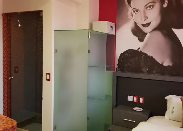 Hotel & Hollywood 4*
