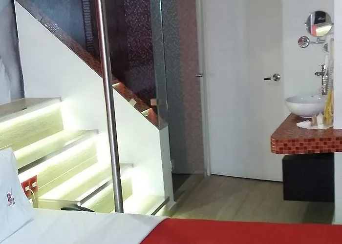 Hotel & Hollywood